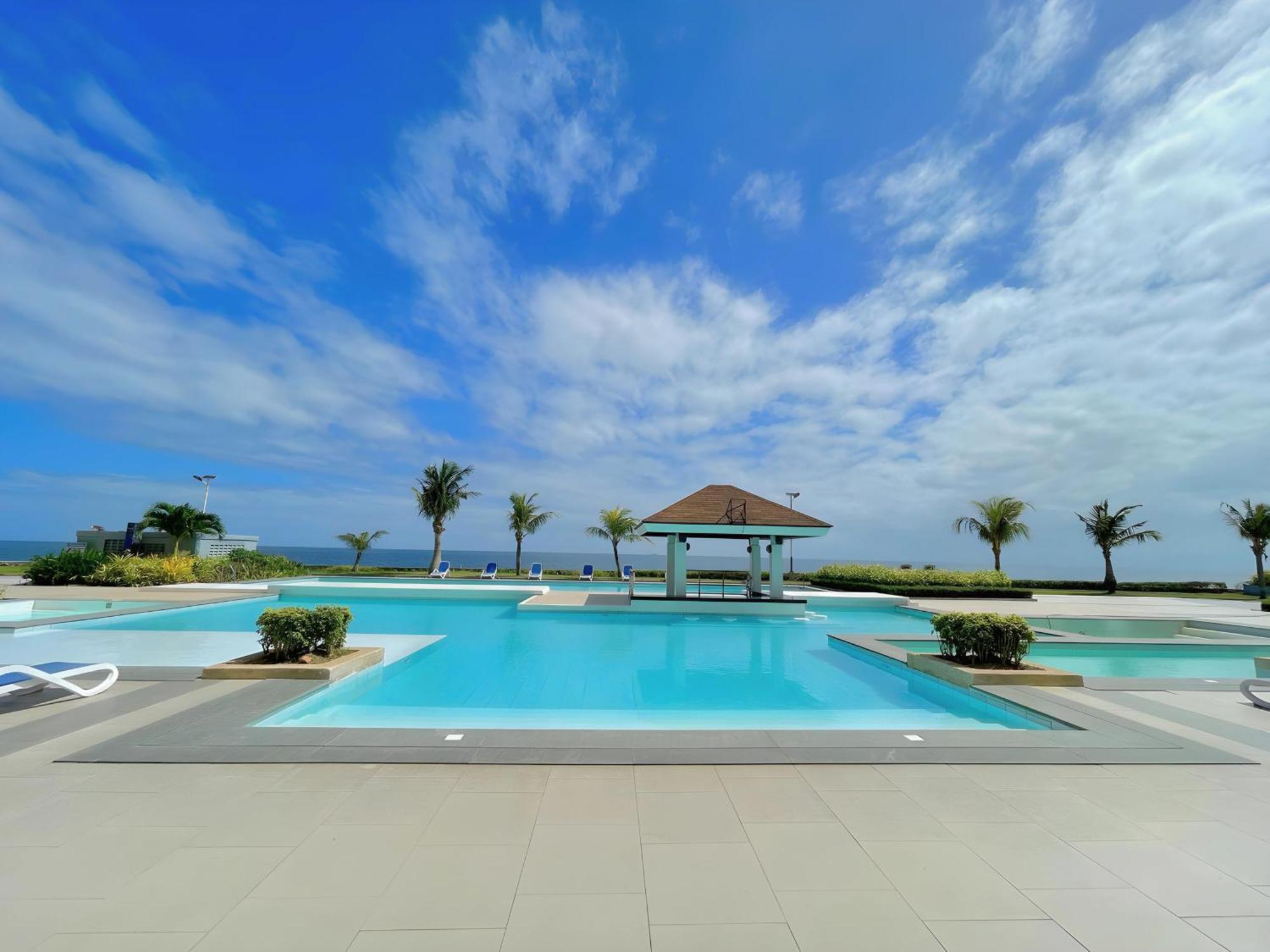 Arterra Seaview Resort Lapu-Lapu City Esterno foto