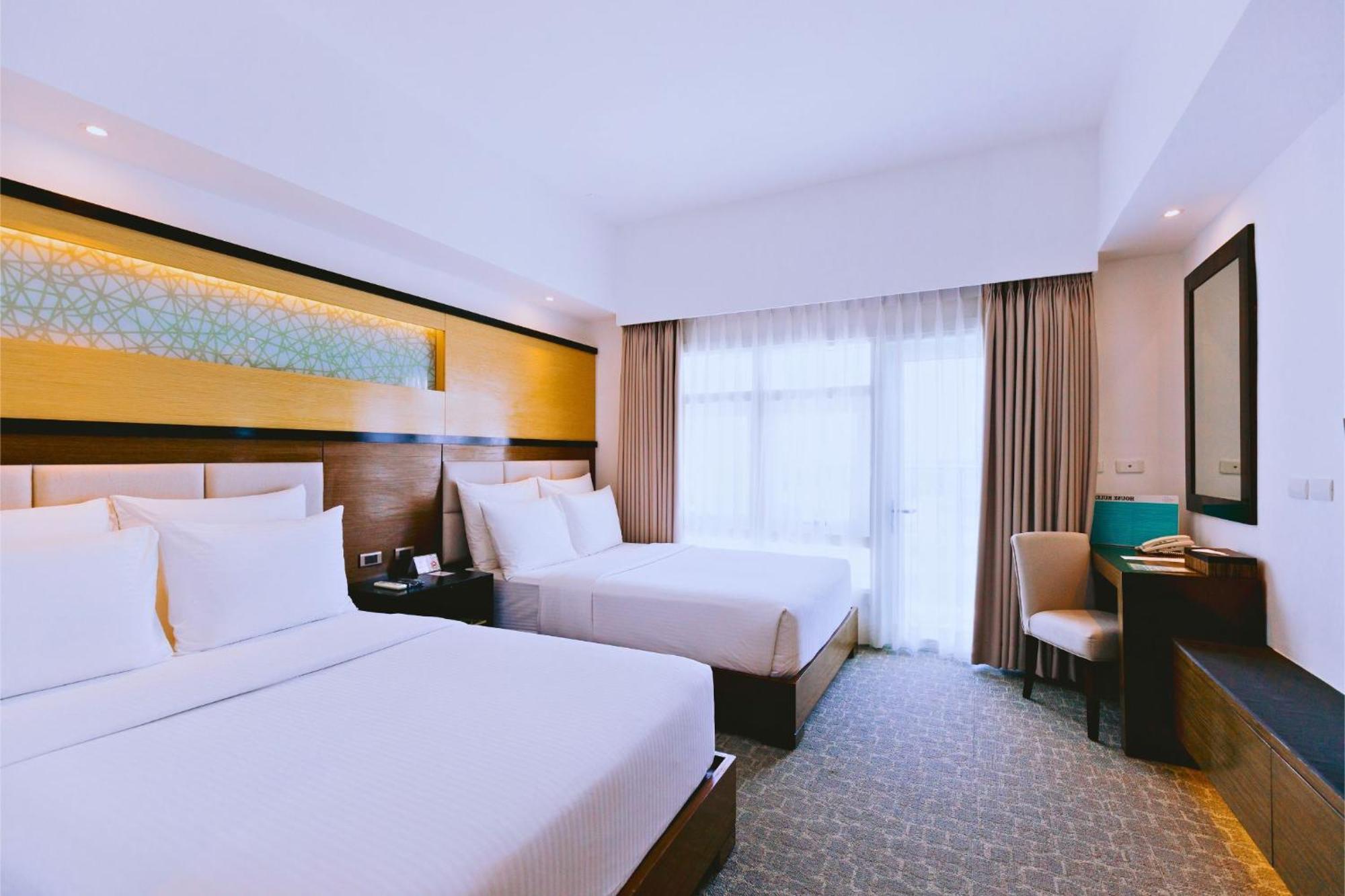 Arterra Seaview Resort Lapu-Lapu City Esterno foto