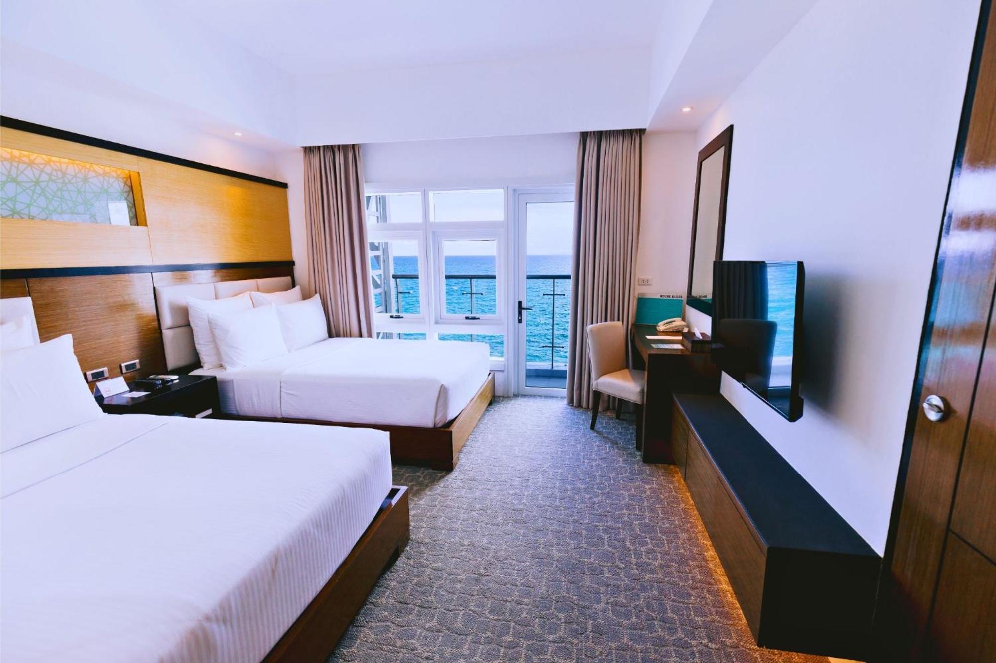 Arterra Seaview Resort Lapu-Lapu City Esterno foto